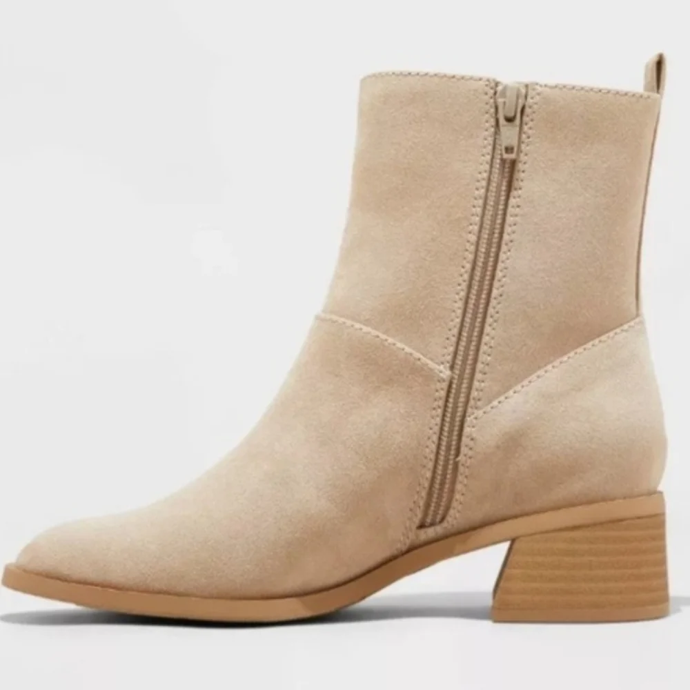 Universal Thread Ashley Low Block Ankle Booties - Taupe Size 9.5
